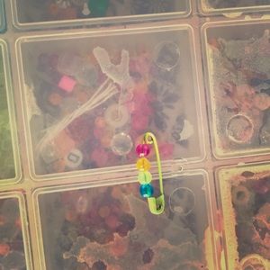 I’m selling a decorative Pen